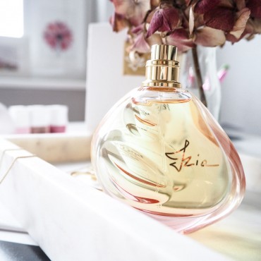Sisley Izia
